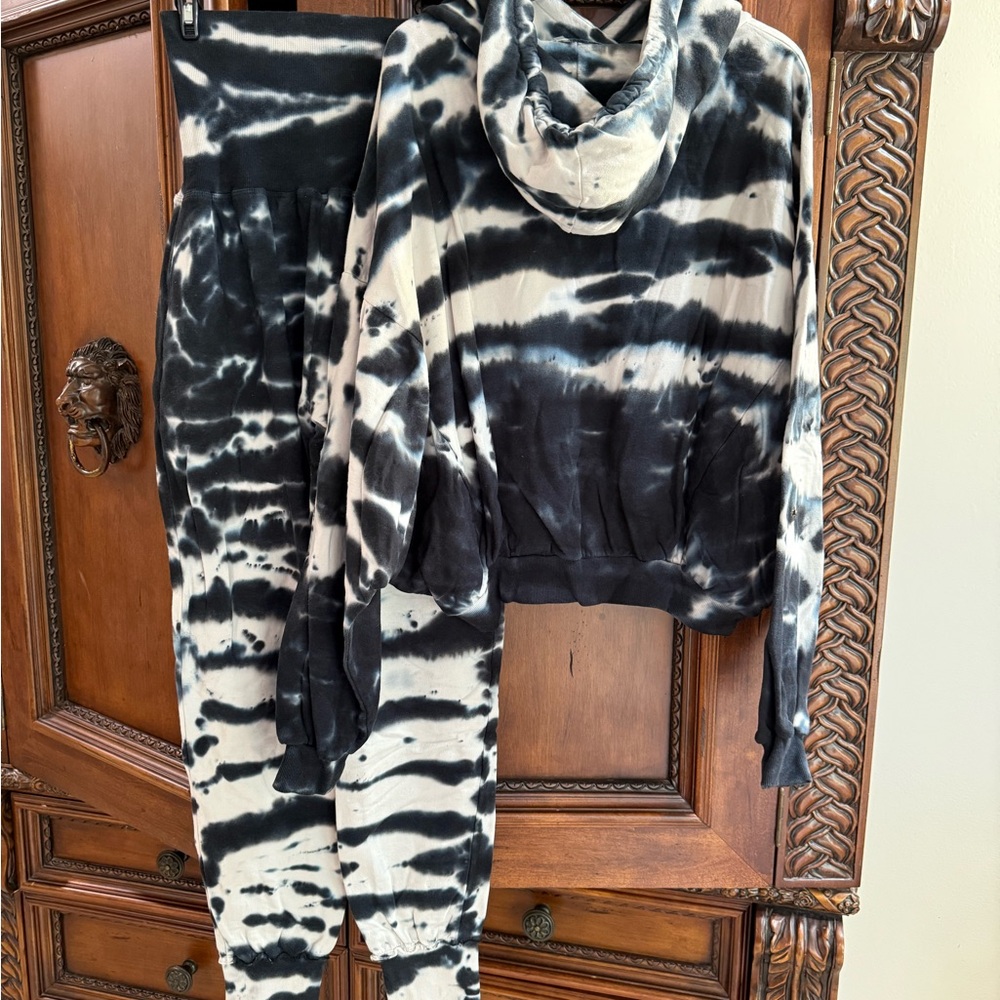 Young Fabulous & Broke Tie-Dye Hoodie & Jogger Set - Picture 2 of 4
